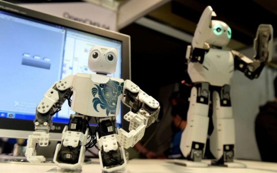 Photo of Yapay Zeka (Al) 2030’da İnsanlarla Yer Değiştirecek